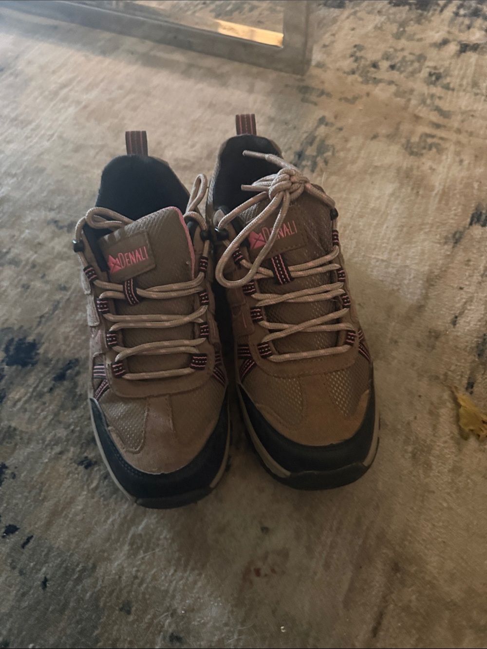 Kids shoes hiking shoes